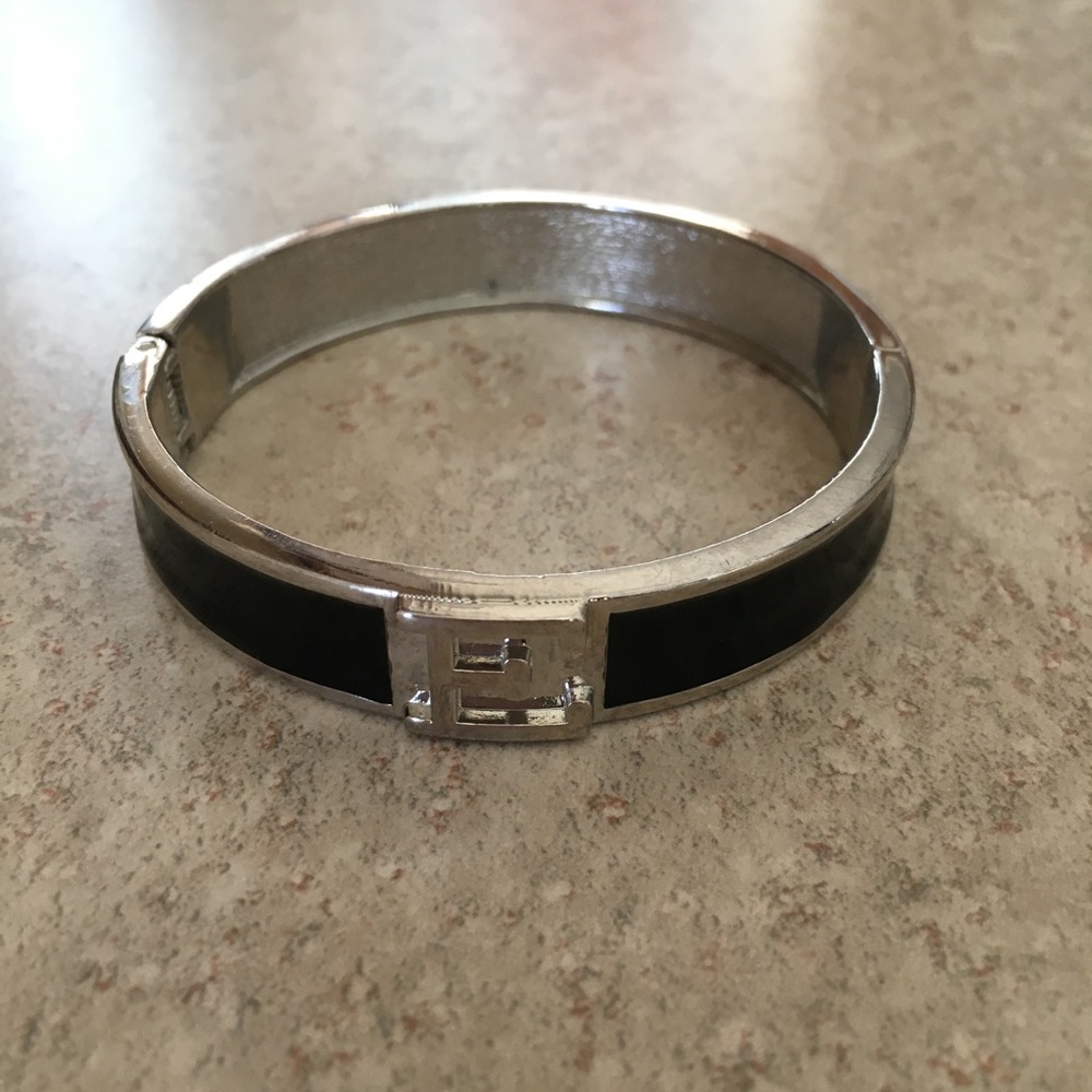Black and Silver Fashion Bracelet Bangle